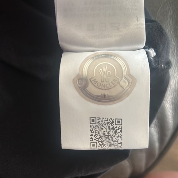 Moncler T-shirt - Picture 4 of 4